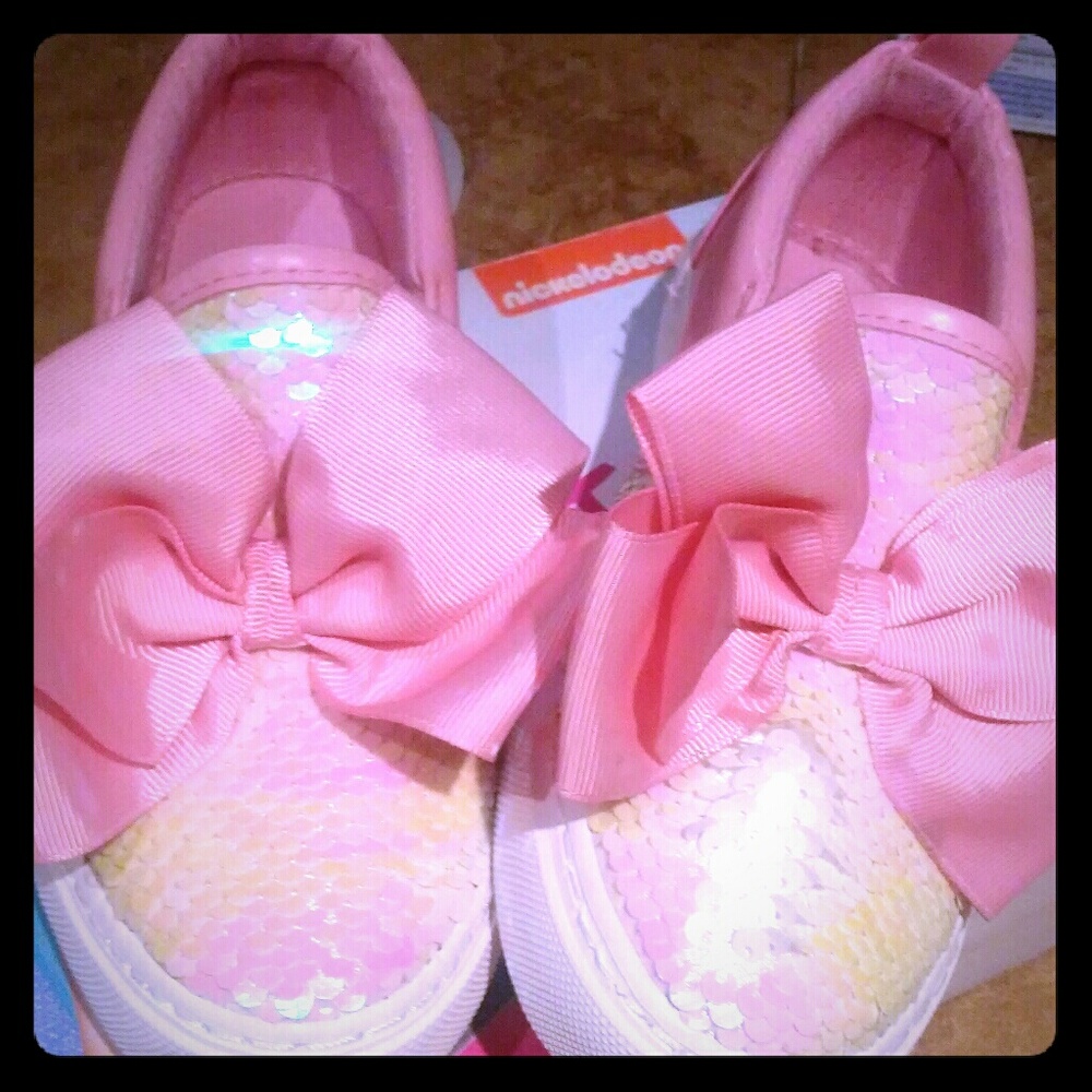 JoJo Siwa pink